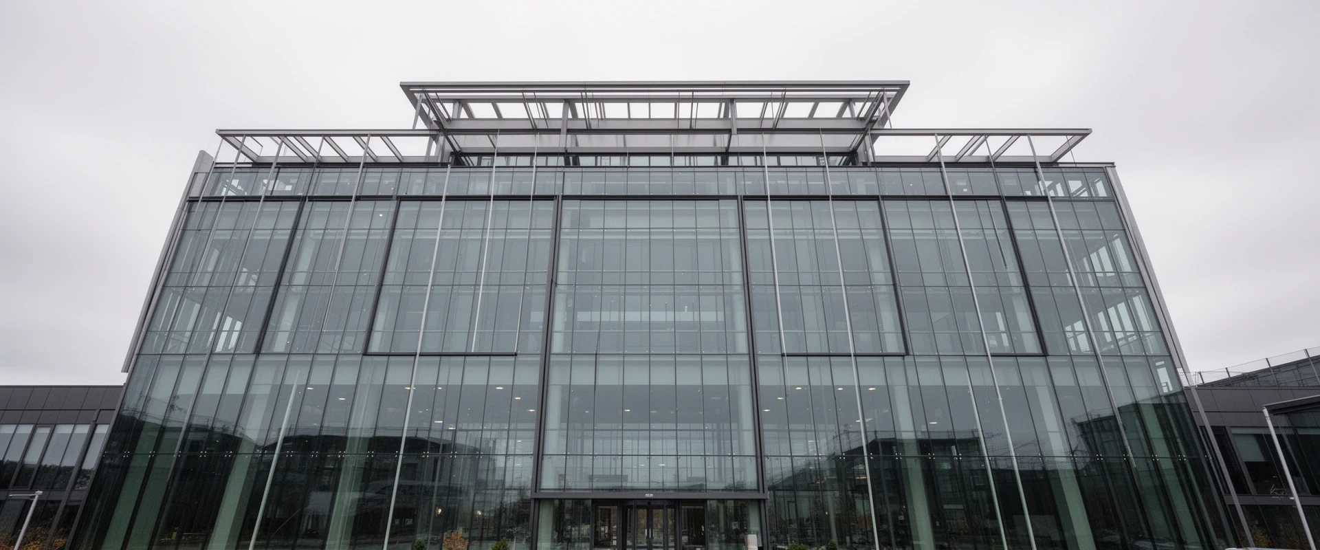Modern building with floor-to-ceiling panoramic glazing